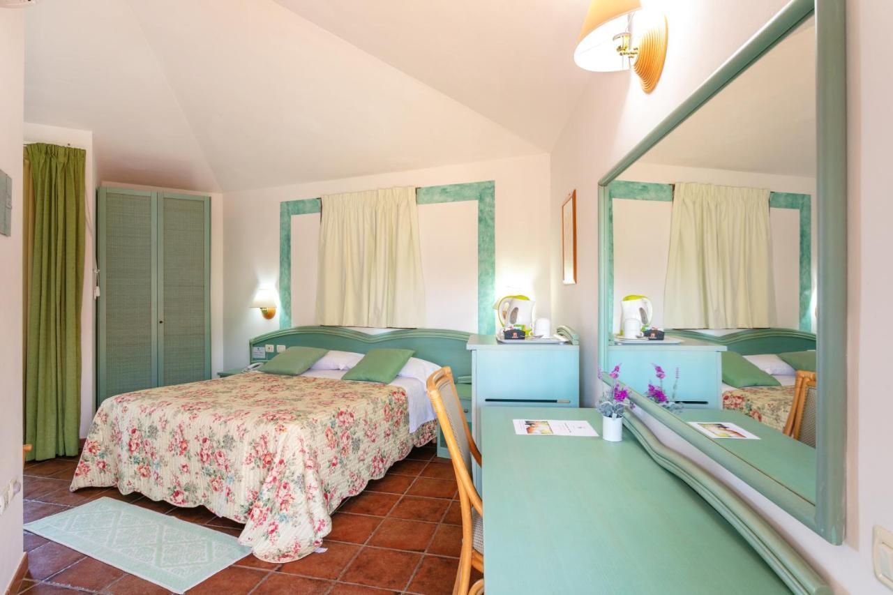 Hotel Stefania Boutique Hotel By The Beach Olbia Luaran gambar